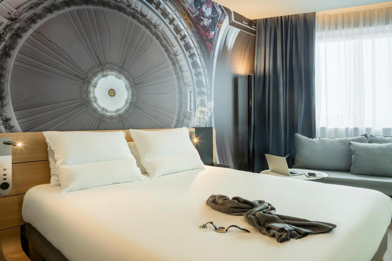 Camera Matrimoniale Executive con Divano-Letto